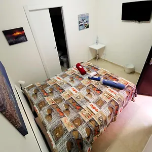 Bed&fly Near Airport Fontanarossa Bagno Privato In Couette-café